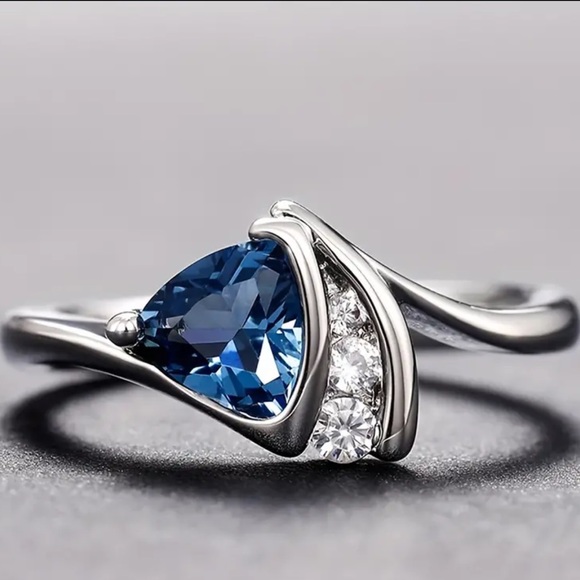 NEW Very Elegant Aquamarine Diamond Proposal Engagement Silver Ring - Picture 4 of 4